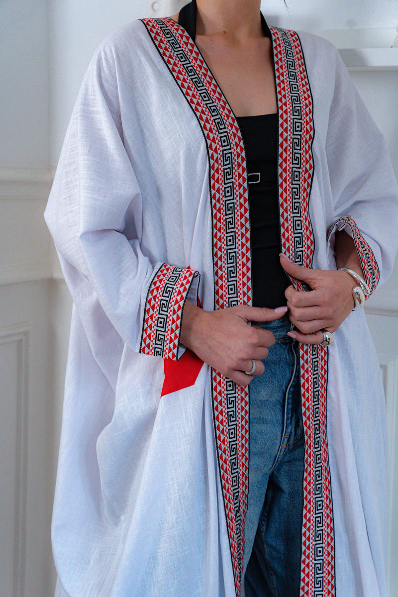 Le Kimono : Une Pièce Indispensable de la Modest Fashion