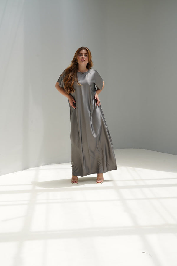 Robe en satin grise