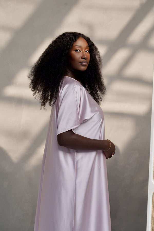 Robe en satin mauve