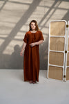 Robe en satin camel