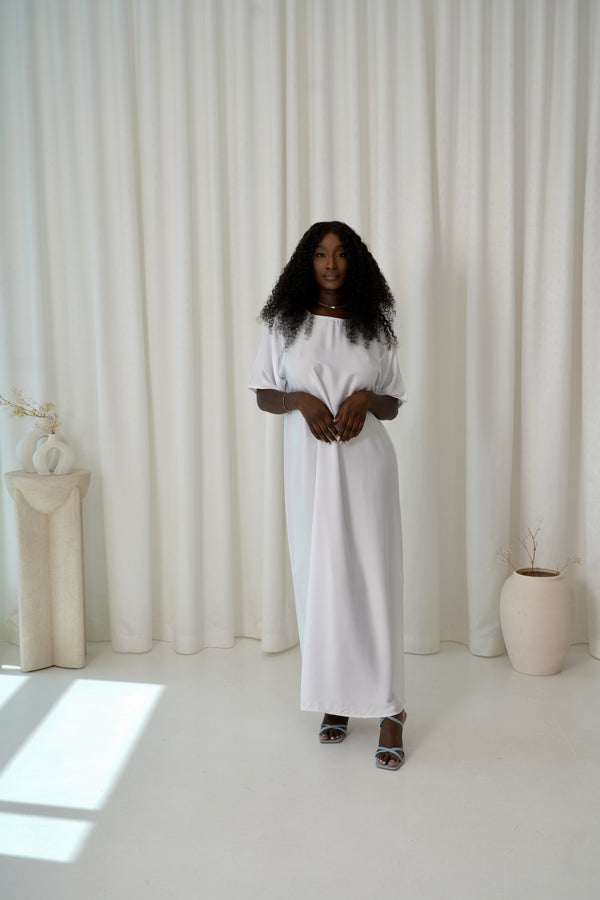 Robe en satin blanc